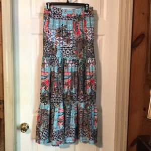 Attractive Maxi skirt